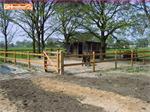 Degelijke houten paardenbak omheining, bak, rijbak