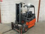 2003 Linde E30 elektrische heftruck, triplex mast, side-shift vorkenspreider
