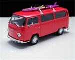 vw bus T2 Transsporter + surfboard modelauto 1:24