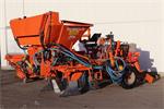 Nobels plantmachine voor bloembollen en uien. 190 cm spoorbreedte