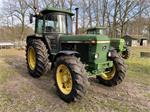 John Deere 3140