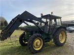 John Deere 3040 met frontlader