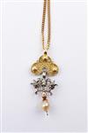 Antieke gouden klederdracht hanger met diamanten en parel aan gouden collier