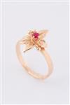Gouden ring met een robijn
