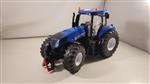 New Holland T8 390 Tractor Siku