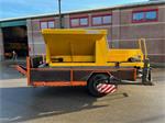 Nido Stratos 2000 liter zoutstrooier op aanhangwagen