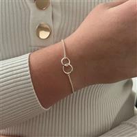 Zilveren twee cirkels armbandje