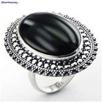 Zilveren grote cabochon zwarte agaat ring