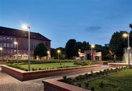 6 meter bovengronds zwaar verzinkt stalen lantaarnpaal / lichtmast. Totale lengte 7 meter