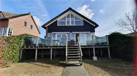 HOME 258,  direct aan de water,  Veen.