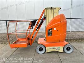 JLG Toucan 10E mast hoogwerker verticale masthoogwerker