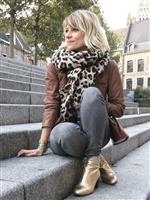 Goedlachse Limburgse vrouw op zoek