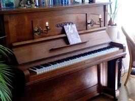 Kundig gerestaureerde Piano in Hongarije te koop