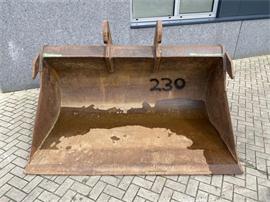 Graafbak CW55 230cm afwerkbak graafbak grondbak schepbak rubskraan