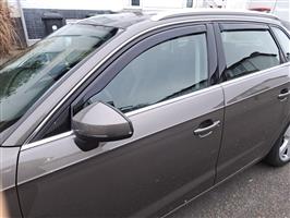 Audi donkere zijwindschermen raamspoilers fenders 