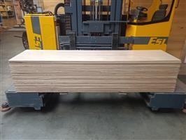 18 MM EIKENMEUBELPANEEL 600X2200MM