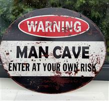 Tekstbord:  Warning, man cave enter at your own risk TB940