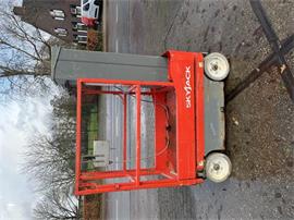 Verticale manlift Skyjack SJ16