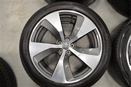 21 originele Audi Q7 SQ7 4M Turbine 5-Arm Velgen + Banden