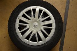 16 Peugeot 5008 stalen wielen met winterbanden
