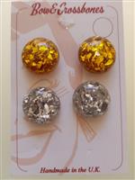 Bow and Crossbones, Sparkle Earstuds in Gold.