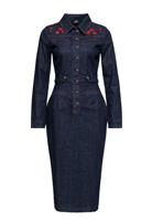 Queen Kerosin, Western Dress Roses in Small.