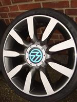 19 inch Nuvolari Velgen en Banden Steek 5x112