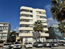 Eerstelijns appartement aan zee in Fuengirola.