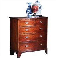 Bow front commode ca 1850 gerestaureerd en in zeer fraaie staat met brons beslag (No.260615)