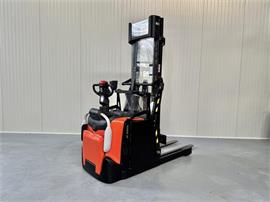 SPE 120 XR *  REACH - MAST  + Tilting Forks * DEMO !!