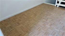 VLOEREN VERKOOP! Levendige eiken parketvloer 9,98 pm2