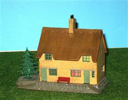 Huis met rieten dak H0/HO [NH301]
