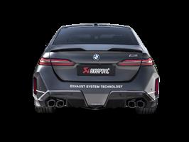 Dit betreft een BMW G90 M5 Carbon Akrapovic carbon kofferbak spoiler lip