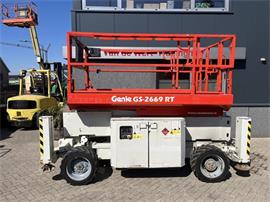 GENIE GS 2669 RT  Hoogwerker / arbeitsbuhne 10mtr werkhoogte 4x4 kubota DIESEL 2012