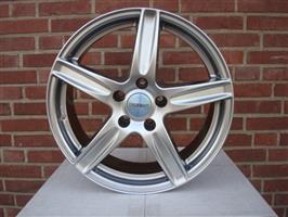 17 Inch Dezent 5x110 7.0 J ET35 Naaf 65,1  