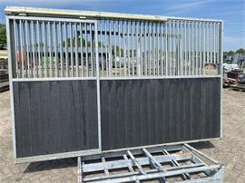 2 x voorwand paardenboxen