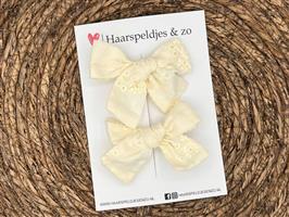 Haarstrik Flo setje 22 - set van twee strikken - stof/kant - alligatorclip - beige/crème/zachtgeel