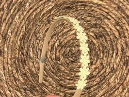 Diadeem flower - kleine bloemetjes - khaki kleur diadeem – khaki bloemen