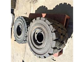 Heftruckbanden heftruckband heftruckwiel 18x7-8 volrubber en  luchtband