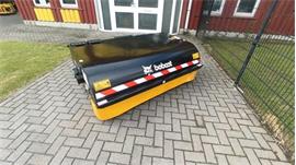 Bobcat veegborstel met opvangbak 72 inch Bj 2018