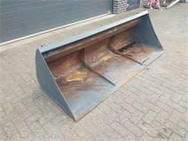 Quicke voorladerbak met euro snelwissel  240 cm breed