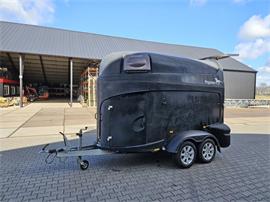 Humbaur Pegasus paardentrailer 2-paards met zadelkamer GEHEEL POLYESTER