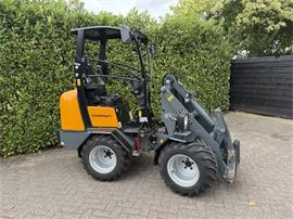 Giant 332 SWT BJ 2018 met 450 uur MARGE PRIJS !