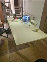 Witte eettafel uitshuifbaar met 6 stoelen 