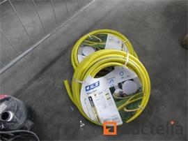 2 Tuinslangen 25 meter