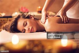 Massage (erotische eventueel) voor de vrouw.