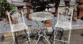Tuinset, wit metaal, mooie set en van goede kwaliteit!