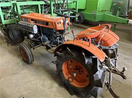 Kubota B7000 E mini tractor