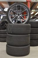 Porsche Cayenne 22; Velgen Breedset + Winterbanden