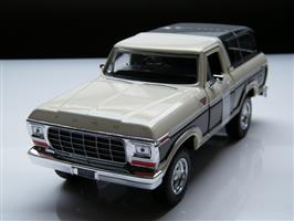 modelauto Ford Bronco Hard Top 1:24